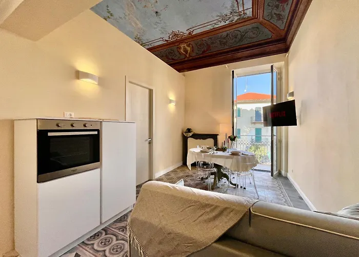 Migliorini Lusso & Comfort In Finalborgo. Apartman